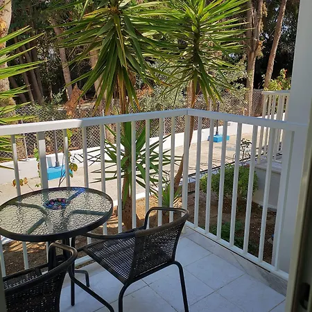 Aspro Spiti Apart Otel