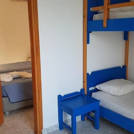 Aspro Spiti Тигаки