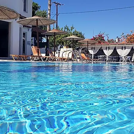 Aspro Spiti Apartmanhotel 2*