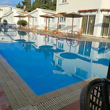 Aspro Spiti Apartmanhotel 2*
