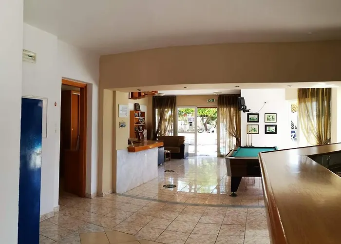 Aspro Spiti Tigkaki (Kos)