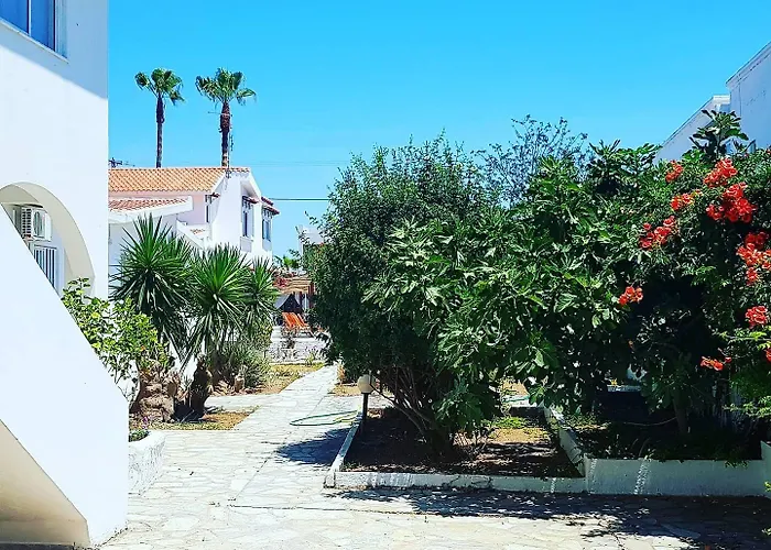 Aspro Spiti Tigkaki (Kos)