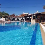 Aspro Spiti شقة فندقية 2*