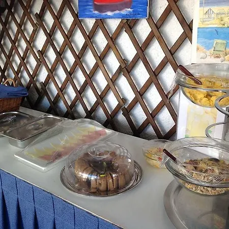 Ξενοδοχείο με διαμερίσματα Aspro Spiti